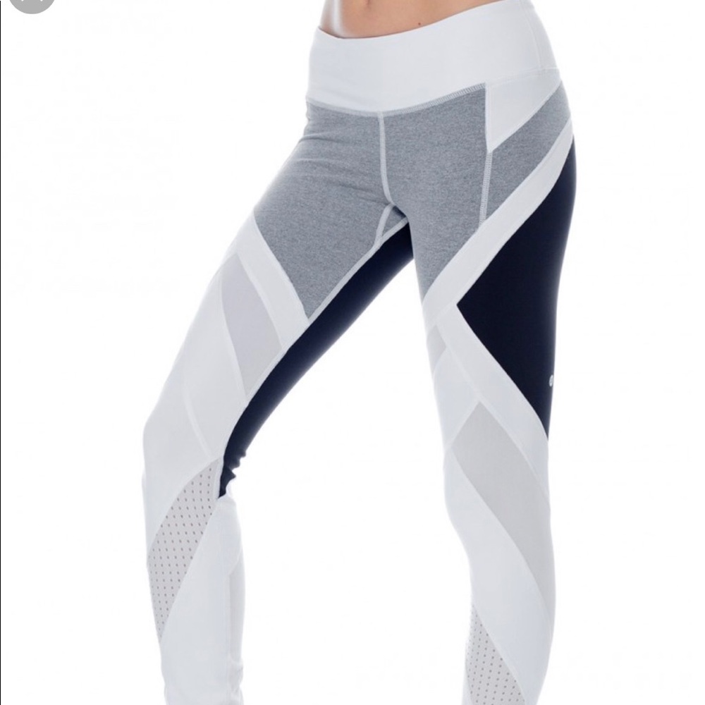 Vimmia Allegiance White, black and grey leggings